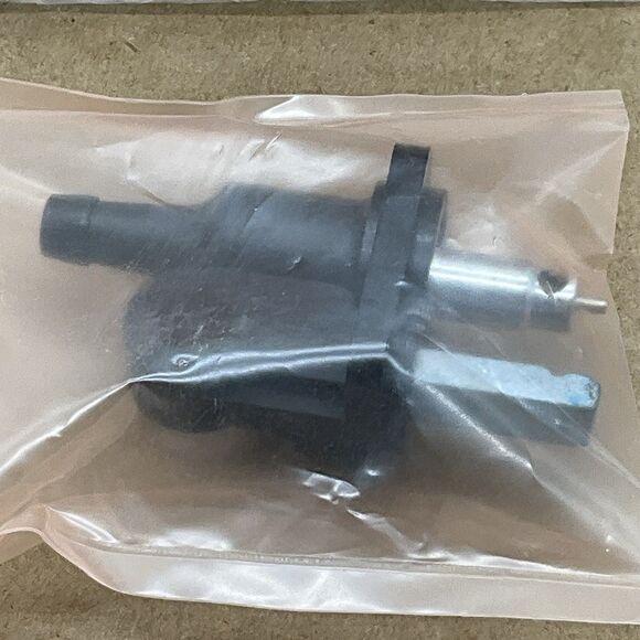 HONDA #04104-ZW9-010 FUEL CONNECTOR, Connector Only - Picture 3 of 5